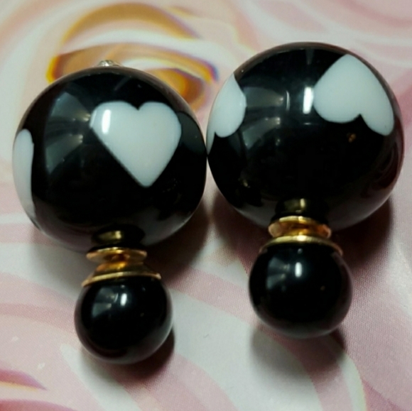 Boutique Jewelry - Black Heart Double Sided Earrings
